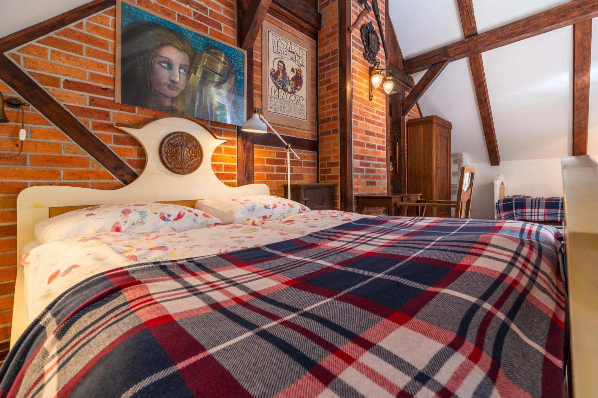 Dom Goscinny Stara Szkola Wysoka Wieś Buitenkant foto
